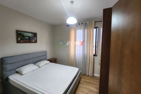 Shtepi me qera Apartament ne Durres, 2+1, Mobilimi E mobiluar, Pagesa 550  Euro.