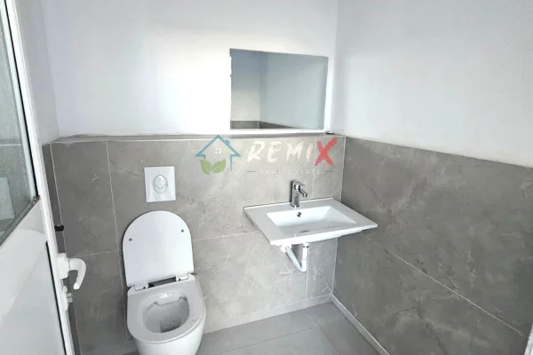  🏢 JEPET ME QIRA AMBIENT BIZNESI – ISH-URT, DURRES