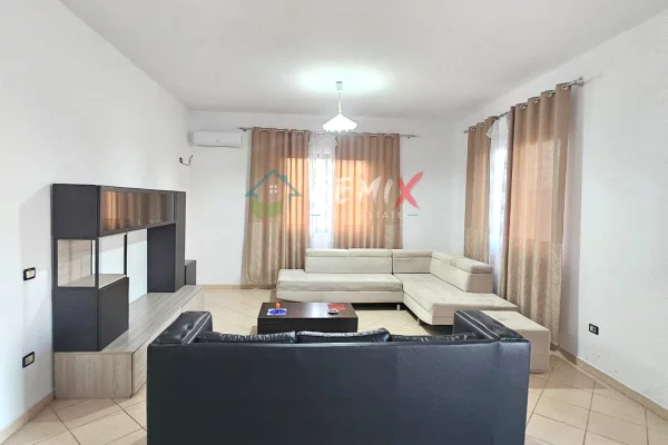 Shtepi me qera Shtepi Private ne Durres, 3+1, Mobilimi E mobiluar, Pagesa 40,000  Leke.