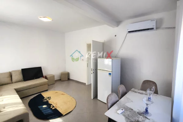 Shtepi me qera 2+1 ne Durres - 40,000 Leke