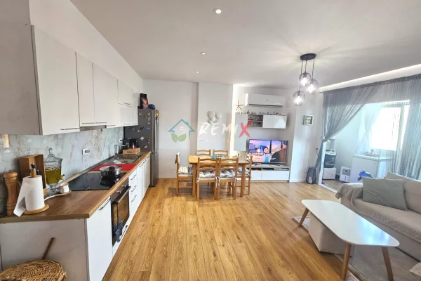 Shtepi me qera Apartament ne Durres, 1+1, Mobilimi E mobiluar, Pagesa 400  Euro.
