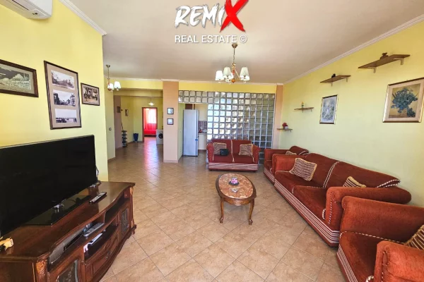 Shtepi me qera Apartament ne Durres, 3+1, Mobilimi E mobiluar, Pagesa 700  Euro.