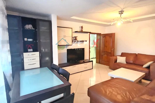 Shtepi me qera Apartament ne Durres, 3+1, Mobilimi E mobiluar, Pagesa 400  Euro.