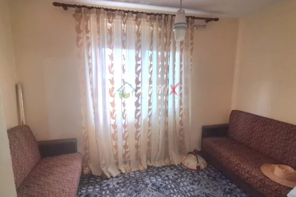 Shtepi ne shitje Apartament ne Tirane, 1+1, Mobilimi Pjeserisht e mobiluar, Pagesa 138,000  Euro.