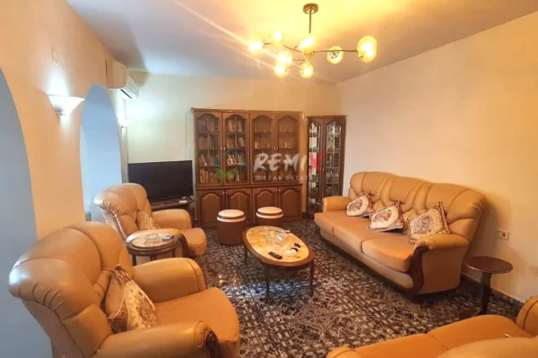 Shtepi ne shitje Apartament ne Tirane, 1+1, Mobilimi Pjeserisht e mobiluar, Pagesa 138,000  Euro.
