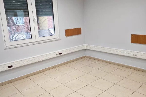 🏢 JEPET ME QIRA AMBIENT ZYRE 📍 Rruga e Kavajes, Tirane