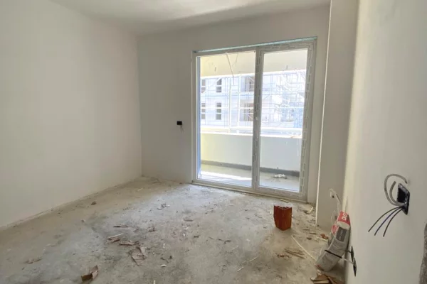 Shtepi ne shitje Apartament ne Tirane, 2+1, Mobilimi Bosh, pa mobiluar, Pagesa 120,000  Euro.