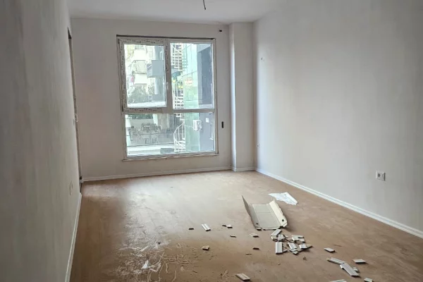 Shtepi ne shitje Apartament ne Tirane, 1+1, Mobilimi Bosh, pa mobiluar, Pagesa 151,200  Euro.
