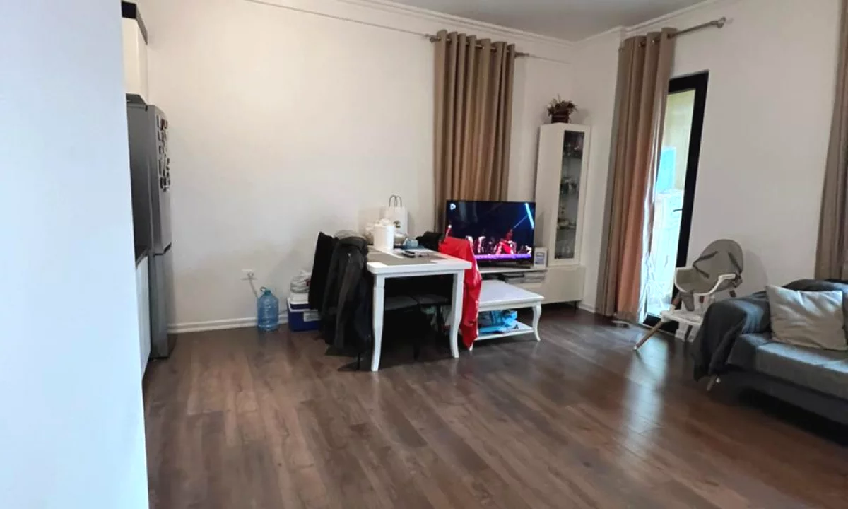 Shtepi ne shitje Apartament ne Tirane, 2+1, Mobilimi E mobiluar, Pagesa 320,000  Euro.