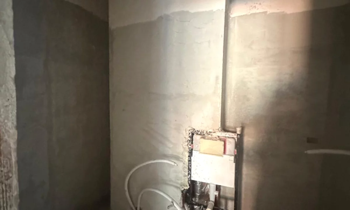 Shtepi ne shitje Apartament ne Tirane, 2+1, Mobilimi Bosh, pa mobiluar, Pagesa 330,000  Euro.