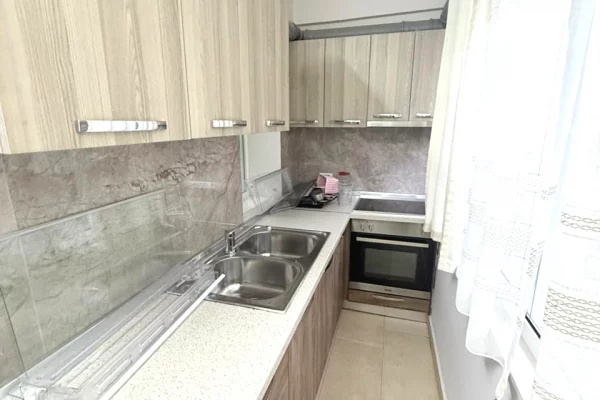 Shtepi me qera Apartament ne Tirane, 1+1, Mobilimi E mobiluar, Pagesa 600  Euro.