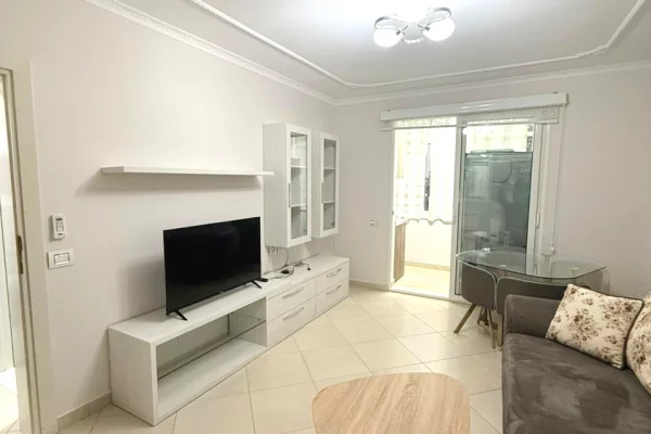 Shtepi me qera Apartament ne Tirane, 1+1, Mobilimi E mobiluar, Pagesa 600  Euro.