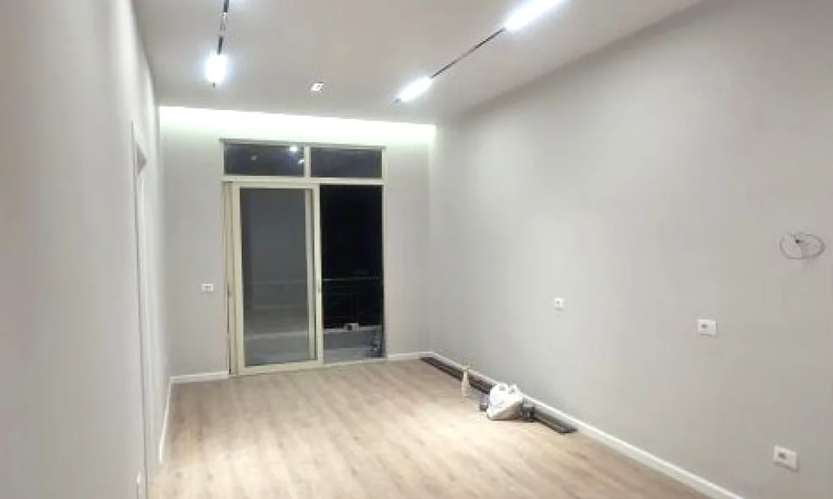 Shtepi ne shitje Apartament ne Tirane, 1+1, Mobilimi Bosh, pa mobiluar, Pagesa 125,000  Euro.