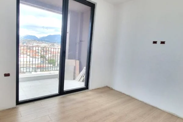 Shtepi ne shitje Apartament ne Tirane, 1+1, Mobilimi Bosh, pa mobiluar, Pagesa 120,000  Euro.
