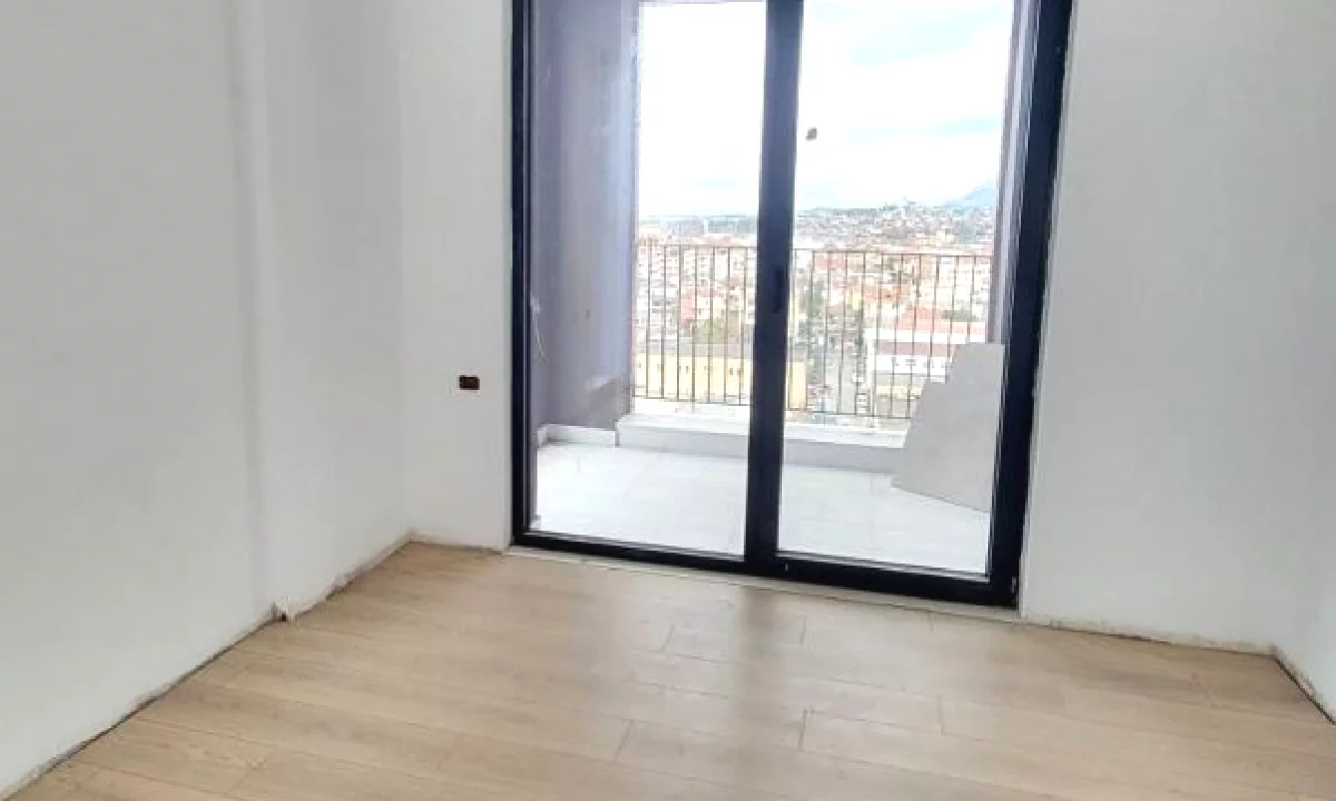 Shtepi ne shitje Apartament ne Tirane, 1+1, Mobilimi Bosh, pa mobiluar, Pagesa 120,000  Euro.
