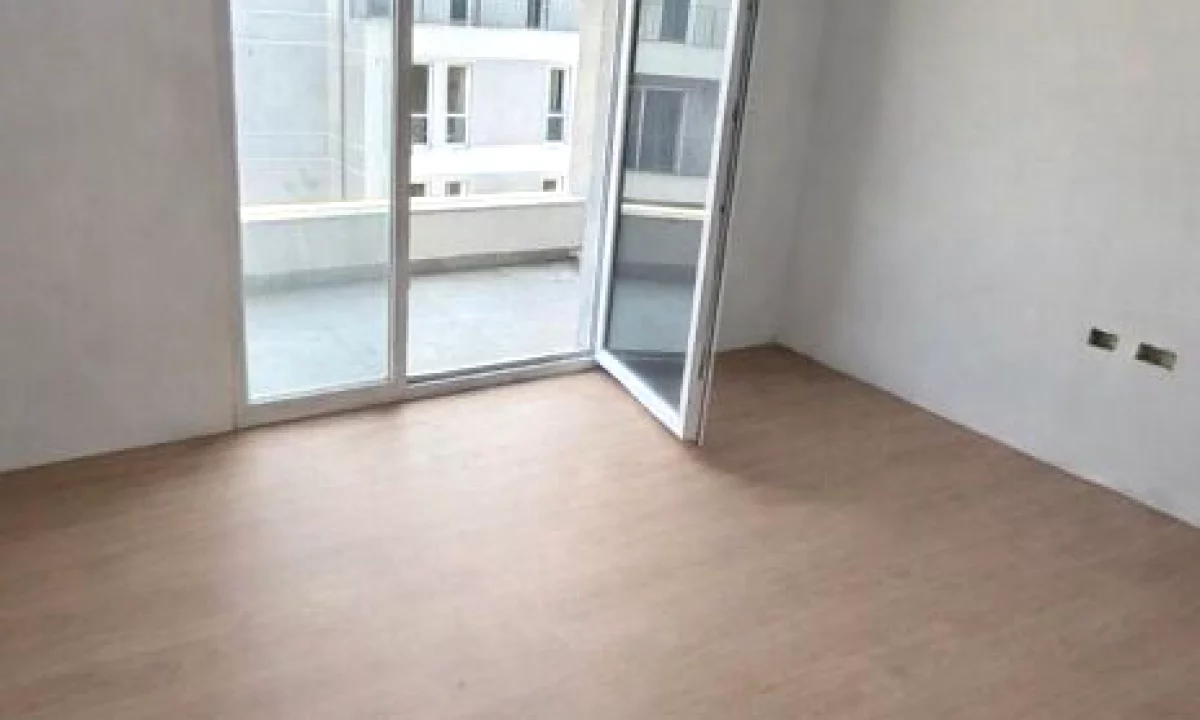 Shtepi ne shitje Apartament ne Tirane, 2+1, Mobilimi Pjeserisht e mobiluar, Pagesa 128,500  Euro.