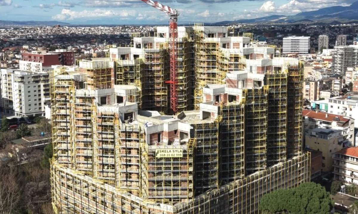 Shtepi ne shitje Apartament ne Tirane, 2+1, Mobilimi Bosh, pa mobiluar, Pagesa 202,000  Euro.