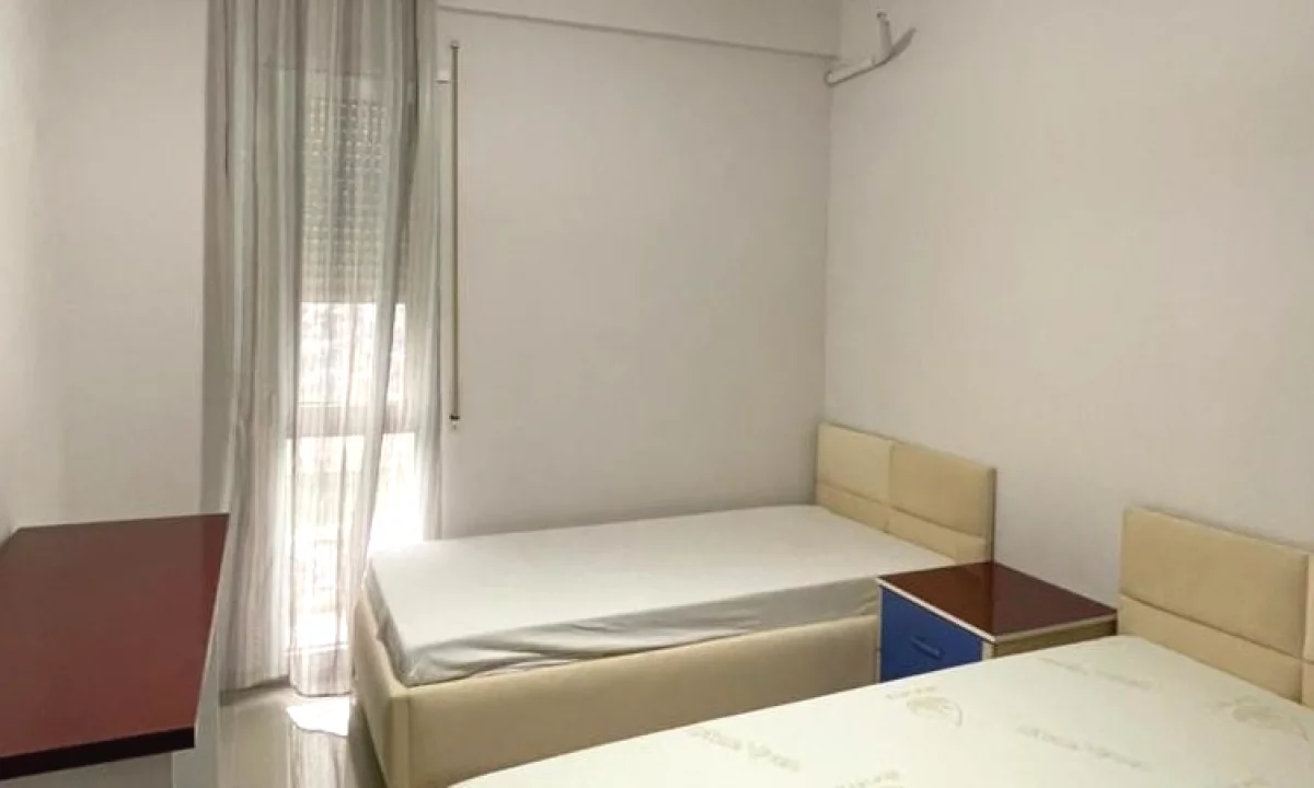 Shtepi me qera Apartament ne Tirane, 2+1, Mobilimi E mobiluar, Pagesa 50,000  Leke.