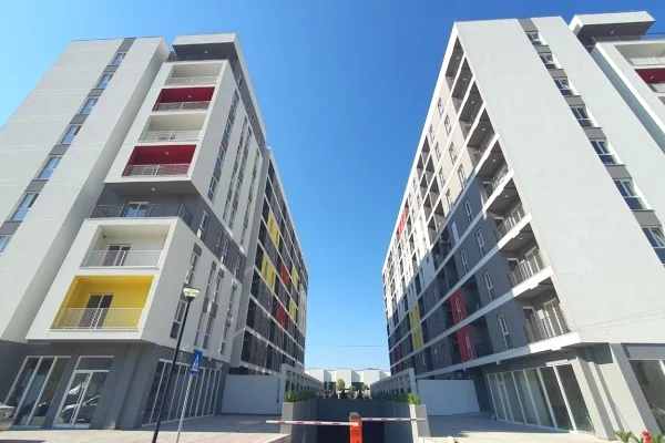 Shtepi ne shitje Apartament ne Tirane, 2+1, Mobilimi Pjeserisht e mobiluar, Pagesa 112,000  Euro.