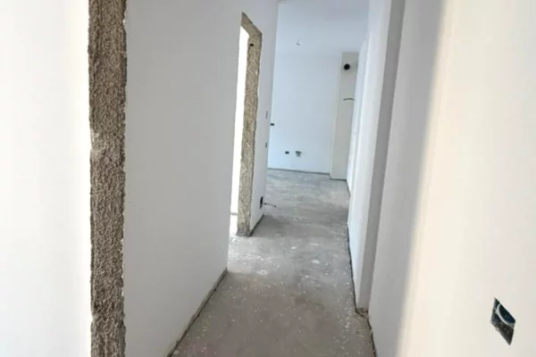 Shtepi ne shitje Apartament ne Tirane, 2+1, Mobilimi Pjeserisht e mobiluar, Pagesa 151,050  Euro.