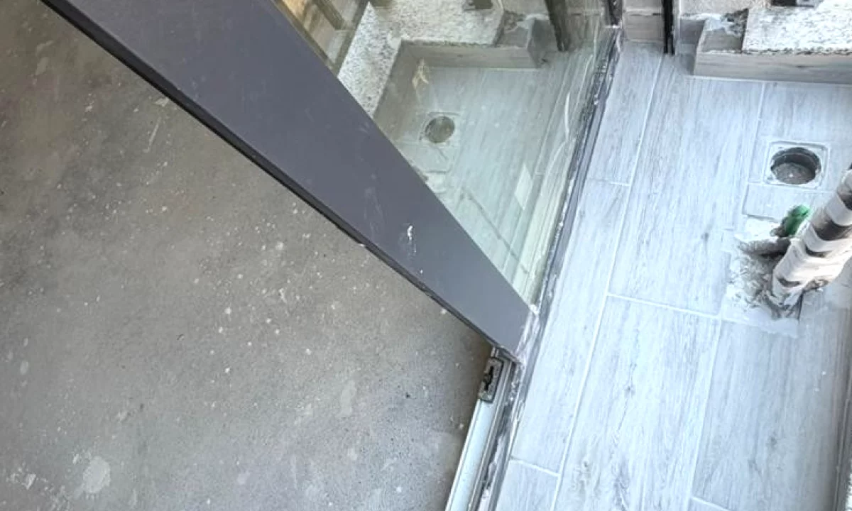 Shtepi ne shitje Apartament ne Tirane, 2+1, Mobilimi Pjeserisht e mobiluar, Pagesa 151,050  Euro.