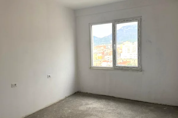 Shtepi ne shitje Apartament ne Tirane, 2+1, Mobilimi Bosh, pa mobiluar, Pagesa 215,000  Euro.