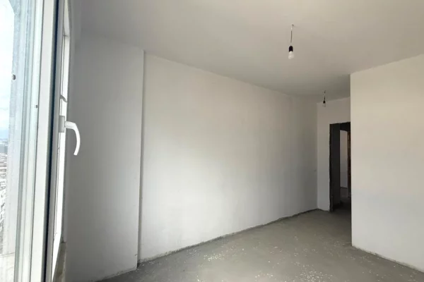 Shtepi ne shitje Apartament ne Tirane, 2+1, Mobilimi Bosh, pa mobiluar, Pagesa 215,000  Euro.