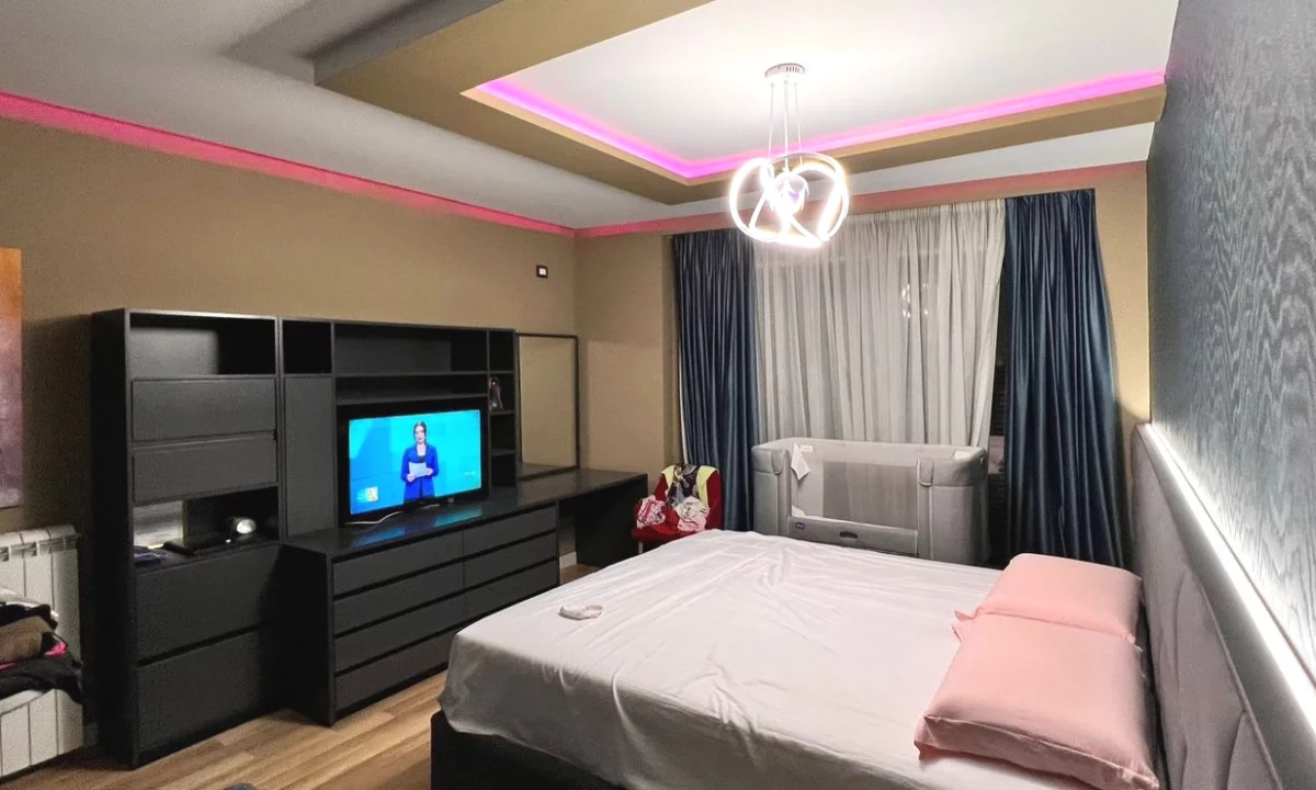 Shtepi me qera Apartament ne Tirane, 2+1, Mobilimi E mobiluar, Pagesa 800  Euro.