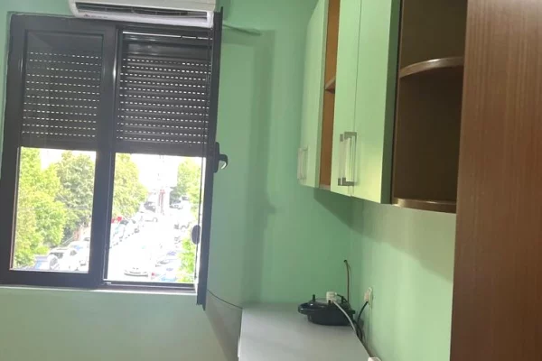 Shtepi me qera Apartament ne Tirane, 2+1, Mobilimi E mobiluar, Pagesa 65,000  Leke.