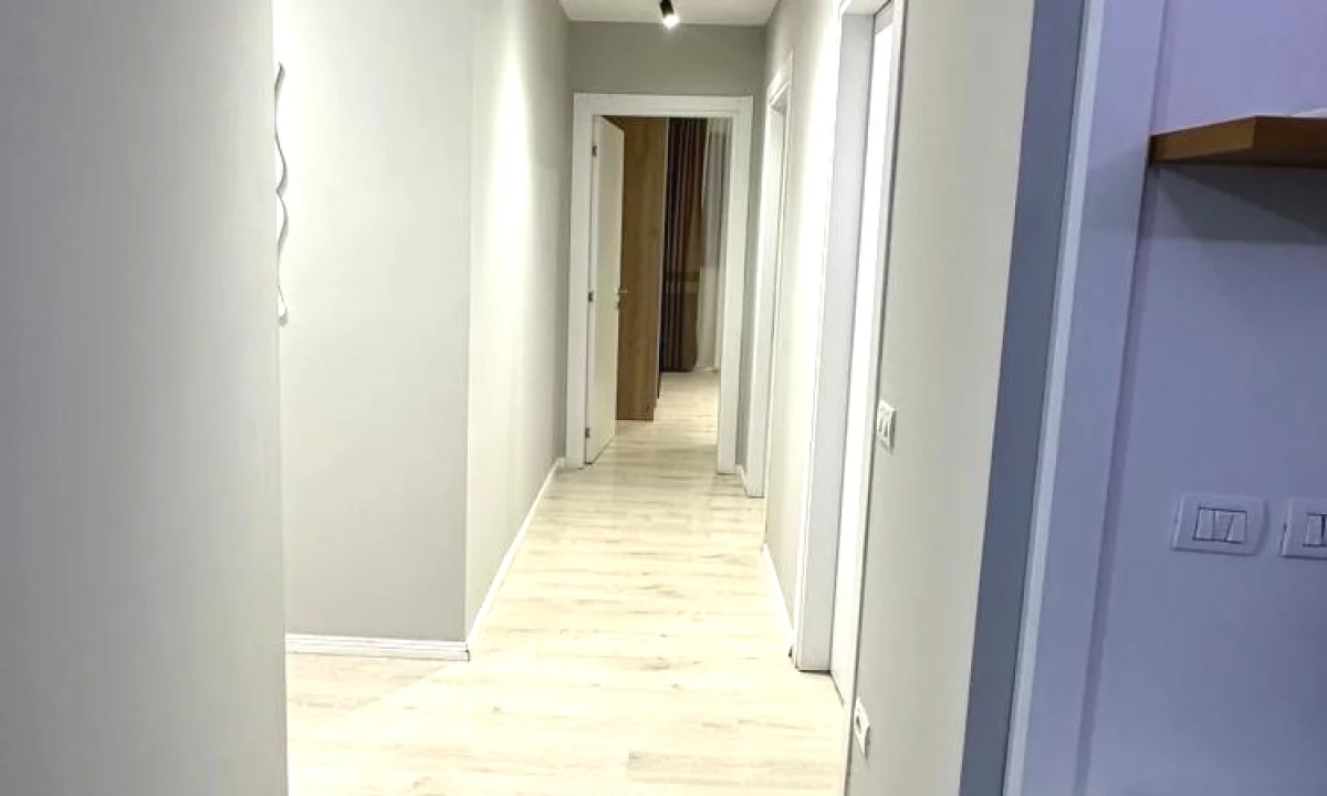 Shtepi me qera Apartament ne Tirane, 2+1, Mobilimi E mobiluar, Pagesa 70,000  Leke.