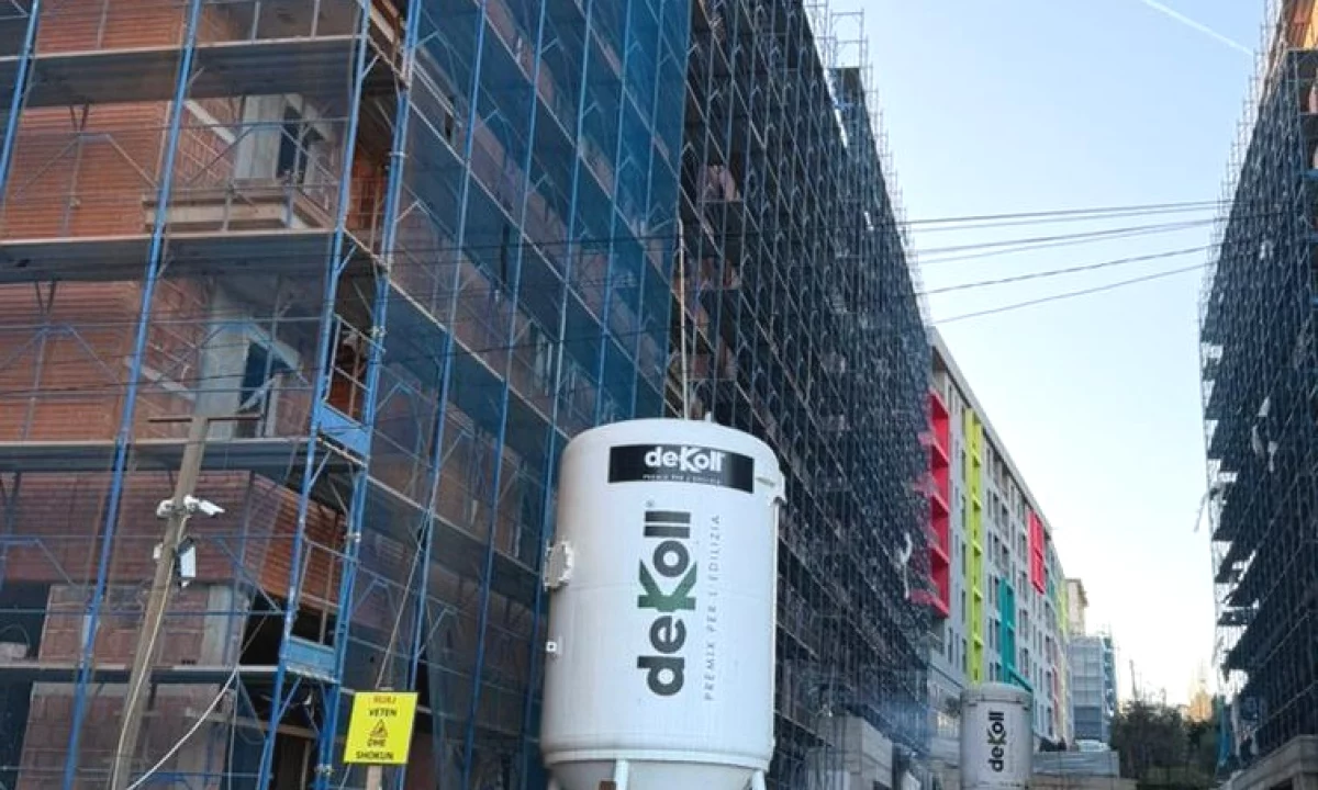 Appartamento in vendita a Tirana 2+1, SemiArredato