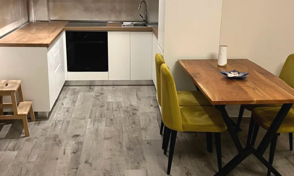 Shtepi me qera Apartament ne Tirane, 1+1, Mobilimi E mobiluar, Pagesa 800  Euro.