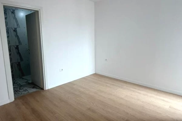 Appartamento in vendita a Tirana 2+1, Vuoto