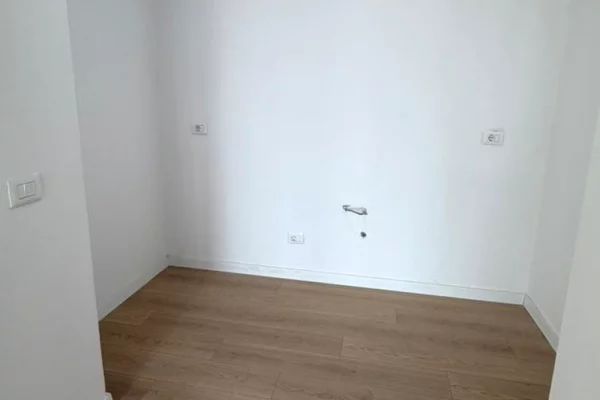 Appartamento in vendita a Tirana 2+1, Vuoto