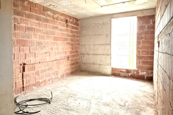 Shtepi ne shitje Apartament ne Tirane, 2+1, Mobilimi Pjeserisht e mobiluar, Pagesa 150,000  Euro.