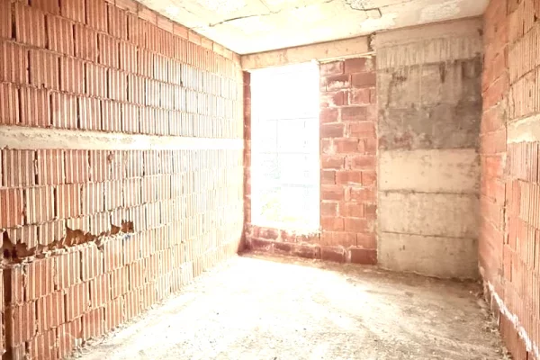 Shtepi ne shitje Apartament ne Tirane, 2+1, Mobilimi Pjeserisht e mobiluar, Pagesa 150,000  Euro.