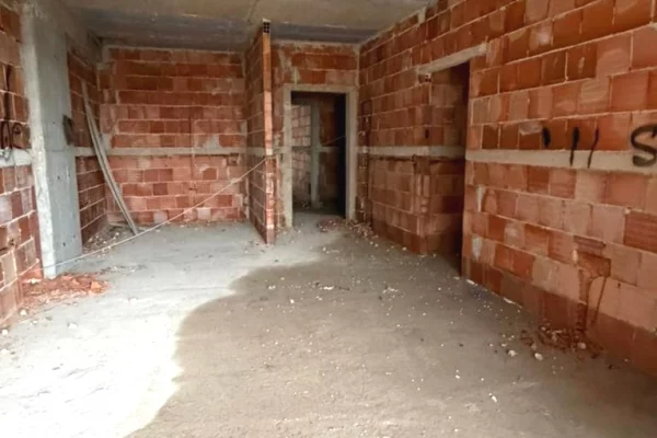 Shtepi ne shitje Apartament ne Tirane, 2+1, Mobilimi Pjeserisht e mobiluar, Pagesa 208,015  Euro.