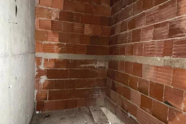 Shtepi ne shitje Apartament ne Tirane, 2+1, Mobilimi Pjeserisht e mobiluar, Pagesa 208,015  Euro.