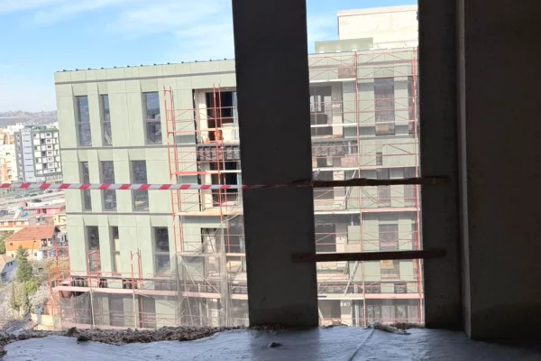 Shtepi ne shitje Apartament ne Tirane, 2+1, Mobilimi Pjeserisht e mobiluar, Pagesa 176,034  Dollar.