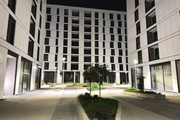 Shtepi ne shitje Apartament ne Tirane, 2+1, Mobilimi Bosh, pa mobiluar, Pagesa 195,000  Euro.