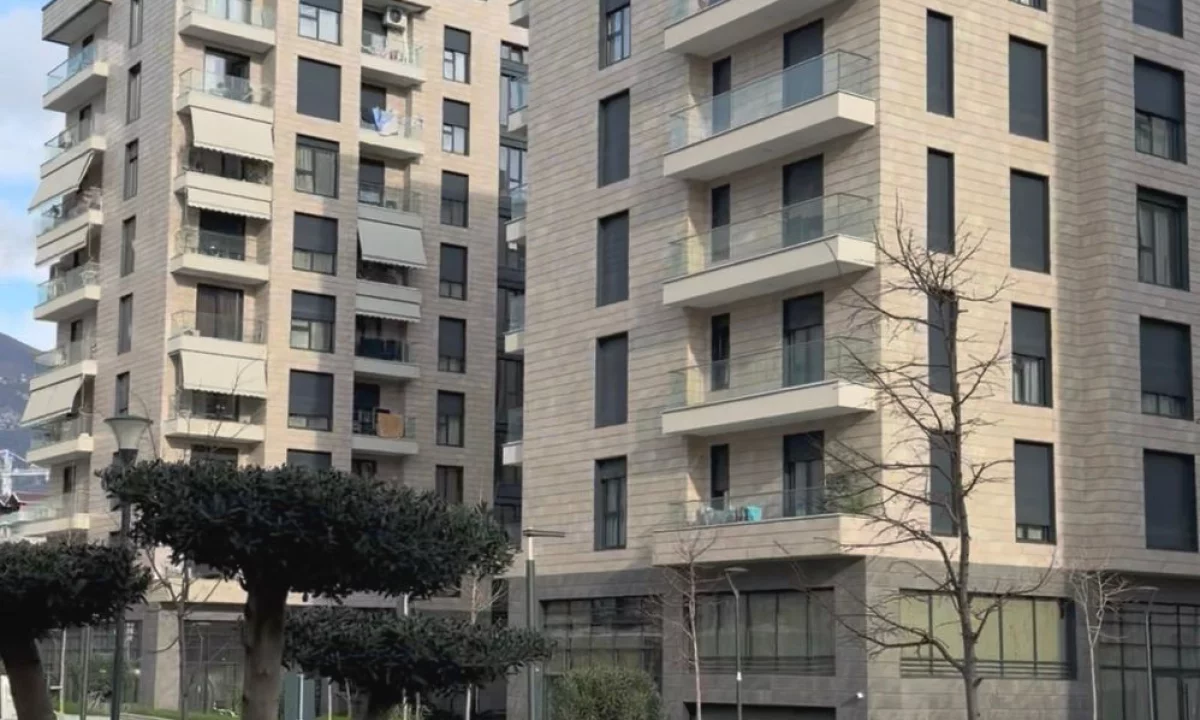 Shtepi ne shitje Apartament ne Tirane, 2+1, Mobilimi E mobiluar, Pagesa 311,400  Euro.