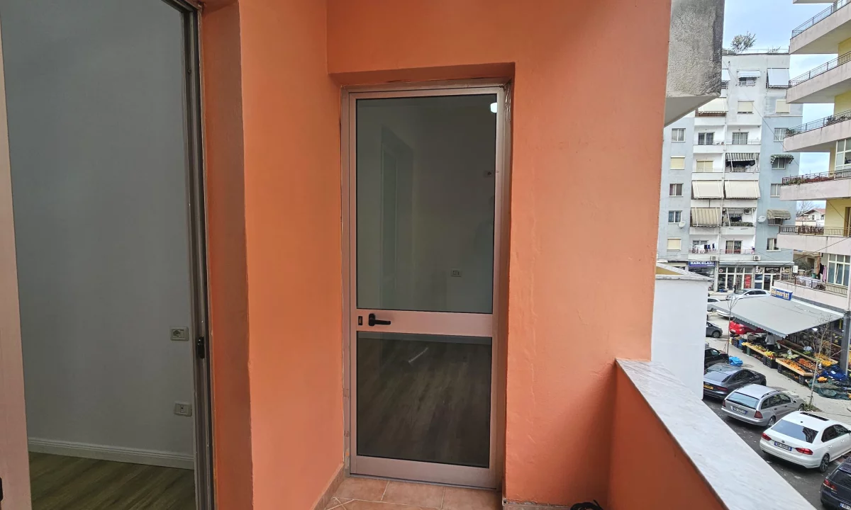 Appartamento in vendita a Tirana 2+1, Arredato