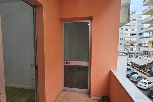 Shitet Apartament 2+1 – Astir (te Posta)