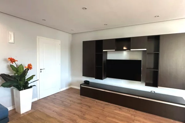 Appartamento in affitto a Tirana 2+1, Arredato