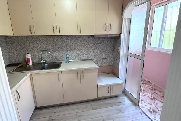 Shtepi ne shitje 1+1 ne Tirane - 115,000 Euro
