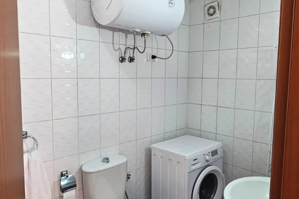 Shtepi ne shitje Apartament ne Tirane, 2+1, Mobilimi E mobiluar, Pagesa 330,000  Euro.