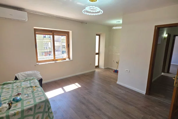 Shtepi ne shitje Apartament ne Tirane, 2+1, Mobilimi Bosh, pa mobiluar, Pagesa 14,000,000  Euro.