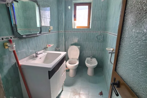 Shtepi ne shitje Apartament ne Tirane, 2+1, Mobilimi Bosh, pa mobiluar, Pagesa 14,000,000  Euro.