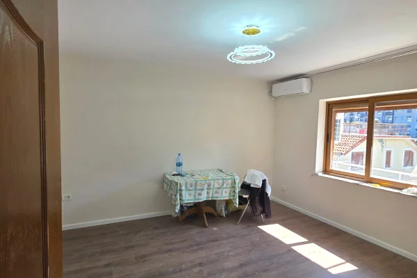 Shtepi ne shitje Apartament ne Tirane, 2+1, Mobilimi Bosh, pa mobiluar, Pagesa 14,000,000  Euro.