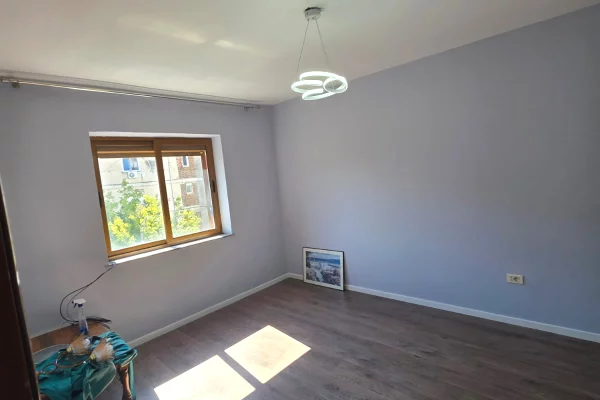 Shtepi ne shitje Apartament ne Tirane, 2+1, Mobilimi Bosh, pa mobiluar, Pagesa 14,000,000  Euro.